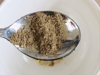 14、凉拌千张,半勺黑胡椒粉～