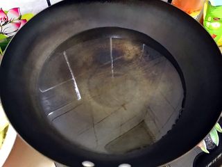 10、国民女神来了～老干妈辣炒菜花鸡胸肉,煮一锅水