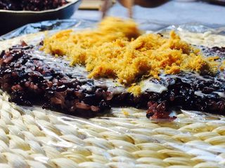 7、网红紫糯米团,弄点肉松，我觉得加肉松的口感很好，不要省去！