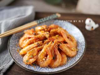 7、蒜蓉椒盐虾,香酥脆很好吃