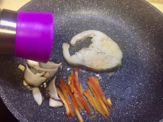 13、煎鳕鱼果蔬汇,鲜末胡椒粉