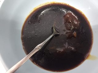 9、横行霸道之～螃蟹秋葵,放入酱油和醋