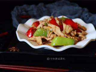 9、彩椒鸡胸肉,富含维生素、蛋白质