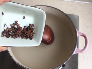 13、100%零失败 出油起沙咸鸭蛋,倒入花椒大料