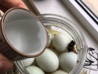 17、100%零失败 出油起沙咸鸭蛋,加上一小盅白酒