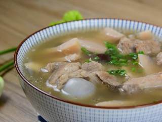 8、天气转凉，煲一锅莲藕排骨汤暖暖胃吧,天气转凉，煲一锅莲藕排骨汤，暖暖胃吧！