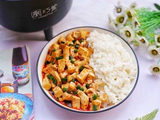 18、红烧豆腐盖饭,无敌下饭。