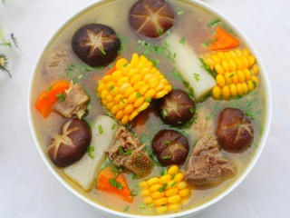 19、山药香菇玉米土鸡汤,超级好喝。