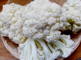 1、腐乳菜花,取有机菜花