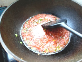 11、腐乳菜花,倒入调好的腐乳汁，搅拌均匀，烧开