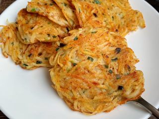 14、土豆丝饼,搭一碗稀饭，完美！