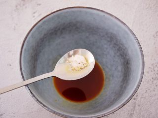 17、鲜虾猪肉馄饨,加入盐