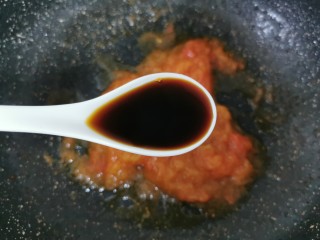 9、鸡蛋西红柿打卤面,加一勺生抽