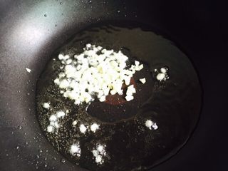 13、蒜蓉蚝油西兰花,小火煸炒