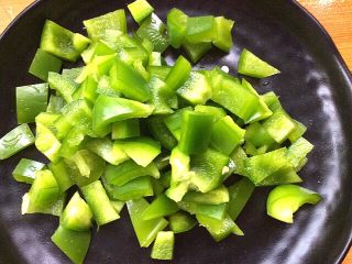 6、酱炒三丁,切丁