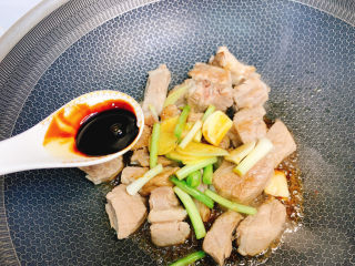 7、可乐排骨,1勺老抽