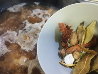 7、红烧猪小排,香叶,小茴香,桂皮