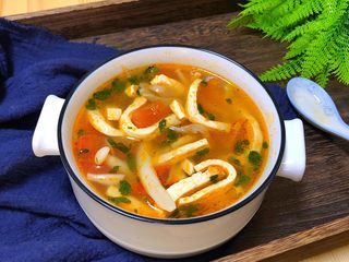 14、番茄豆腐菌菇汤,超好喝的番茄菌菇汤就做好了。