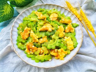 14、苦瓜炒蛋,一盘不够吃。