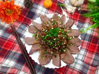 24、拌花心,像一朵花吧，所以取名“凉拌花心”了