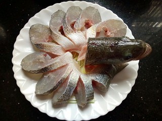 6、年夜饭&年年有余~清蒸鲈鱼之孔雀开屏,鱼头放中间