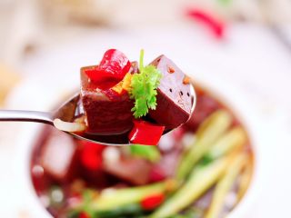 17、水煮猪血,香辣可口又营养丰富，我一人吃了一大碗。