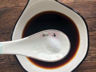 9、炒脆皮豆腐,少许盐，搅拌均匀备用