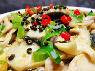 23、酸菜鱼片汤,酸菜鱼用草鱼来做鱼刺较少肉质鲜美