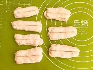 17、自制健康油条,逐一做好的油条生坯