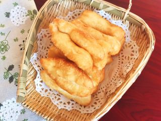 23、自制健康油条,自制油条蓬松酥脆,太好吃了~