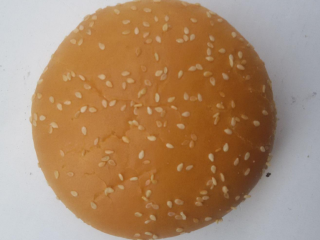 12、牛肉汉堡,为了图方便就在网上买的这种汉堡胚。