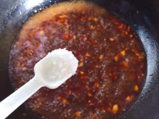 10、豆皮金针菇,少许盐煮开