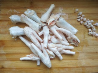 8、百香果柠檬鸡爪,鸡爪去指甲，剁小块