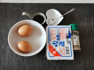1、豆腐鸡蛋羹,食材准备好