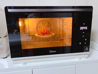 14、虎皮凤爪,开启纯蒸模式110度约55分钟蒸熟即可