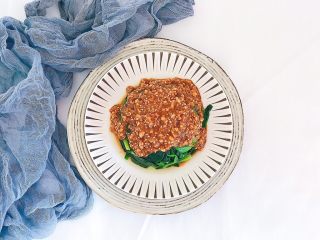 12、大力水手的最爱-炝拌菠菜,直接浇淋在菠菜上面即可