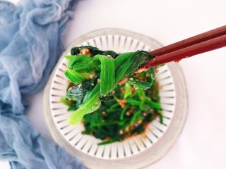 15、大力水手的最爱-炝拌菠菜,最近菠菜几乎成了我们家的新宠 毕竟大力水手吃完变得很强的样子真的很羡慕鸭