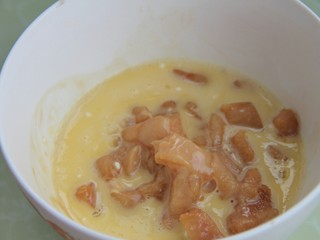 12、豆瓣鸡丁,拌匀，放入鸡肉