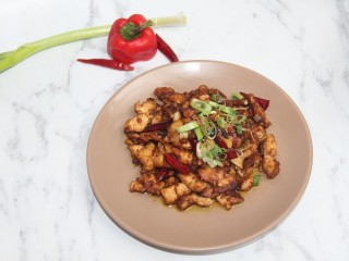 21、豆瓣鸡丁,最后装盘，可以享受美味了，味道棒极了，香咸可口