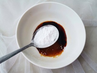 6、红烧土豆,半勺淀粉。