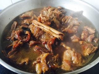 1、低油低盐健康美味下饭菜 牛背筋粉丝煲,主要食材:炖好的牛背筋