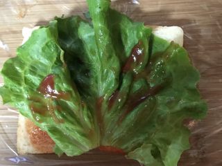 8、豪华三明治,涂上少量番茄酱