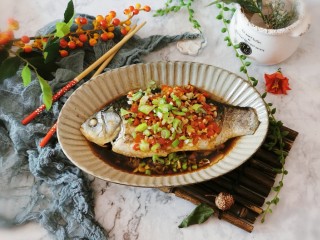 16、剁椒鲫鱼,非常美味 