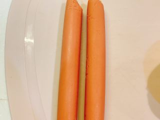 4、番茄鸡蛋火腿卷,准备好火腿待用