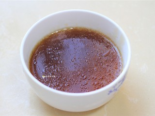 9、捞汁手撕拌菜,一碗捞汁就制作好了。