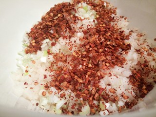 10、香辣萝卜丁,所有配料放一起