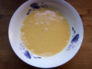 7、火腿西多士,搅拌均匀。