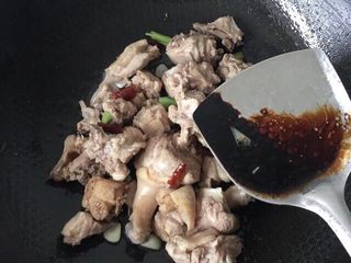 6、香辣啤酒鸭,老抽适量（大概半汤匙）