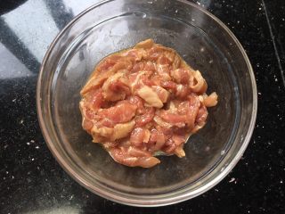 16、改良版蔬菜肉卷饼,腌制十分钟