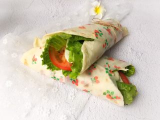 23、改良版蔬菜肉卷饼,配一杯牛奶，营养美味